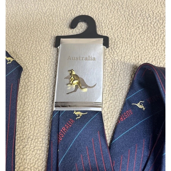GRACE BOON Australia Navy Tie Kangaroo Stripe Mens Polyester 4"x57" Made‎ AUS - Picture 2 of 6